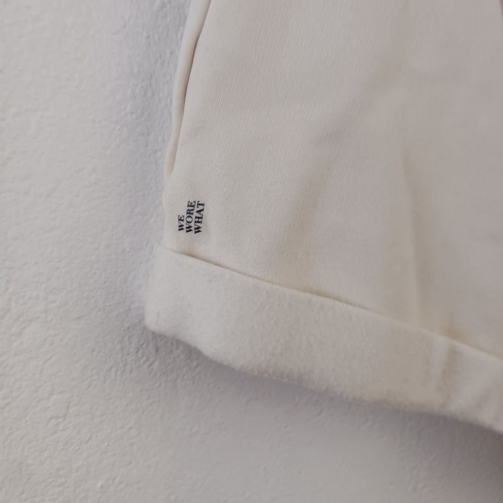 WeWoreWhat Pull On Sweat Short Solid Hay XL - Picture 5 of 6